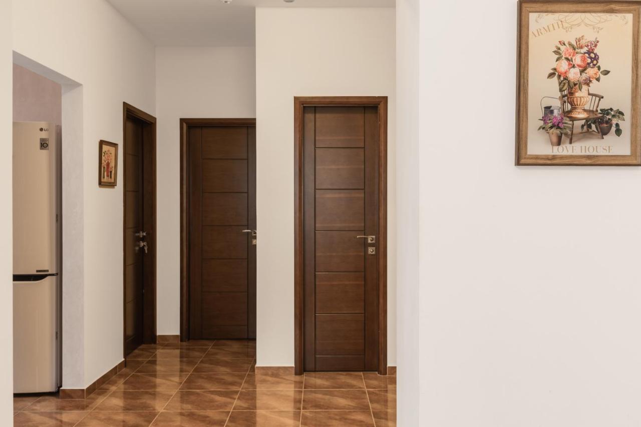 Stay Inn Apartments On Amiryan 4-6 Ereván Exterior foto